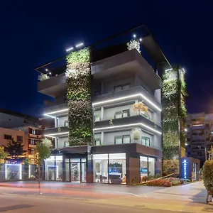 Moncafe Boutique & فندق تيرانا